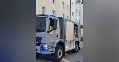 Granat bojowy i broń znaleziono w mieszkaniu 37-latka