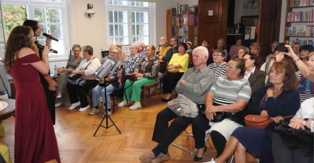 W Powiatowej i Miejskiej Bibliotece Publicznej w Pruszczu Gdańskim odbył się koncert Mileny Mądraszewskiej i Moniki Siamy. Artystki wykonały znane utwory z repertuaru od lat 20. XX wieku po współczesność.